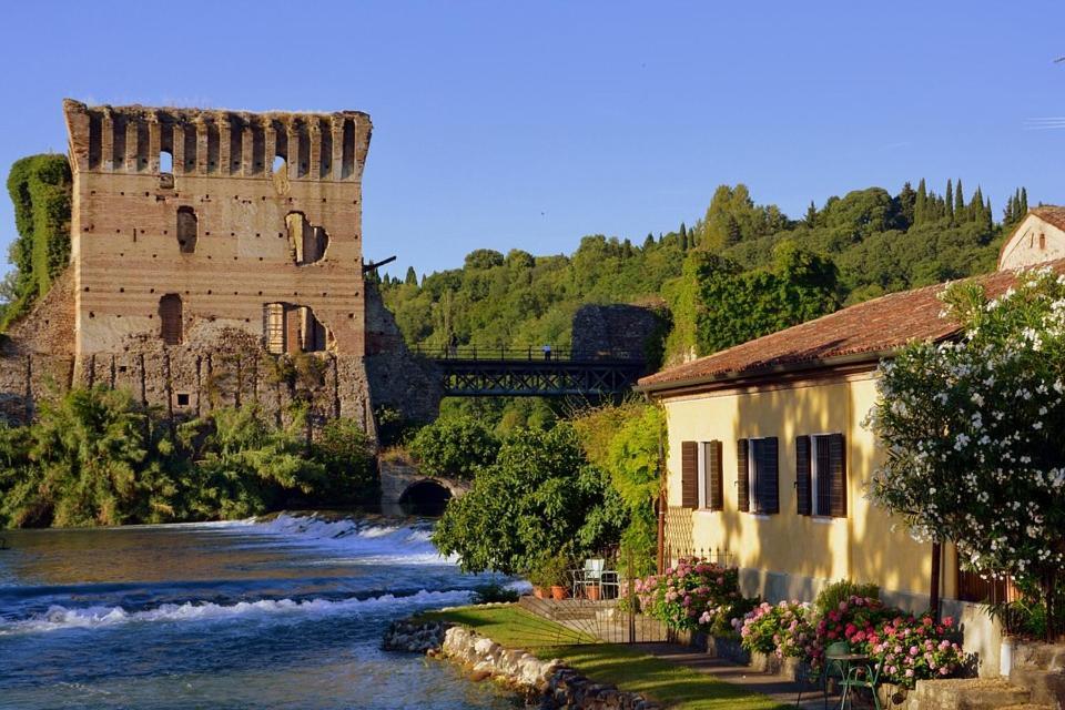 Le Finestre Su Borghetto Hotel Valeggio sul Mincio Exterior photo